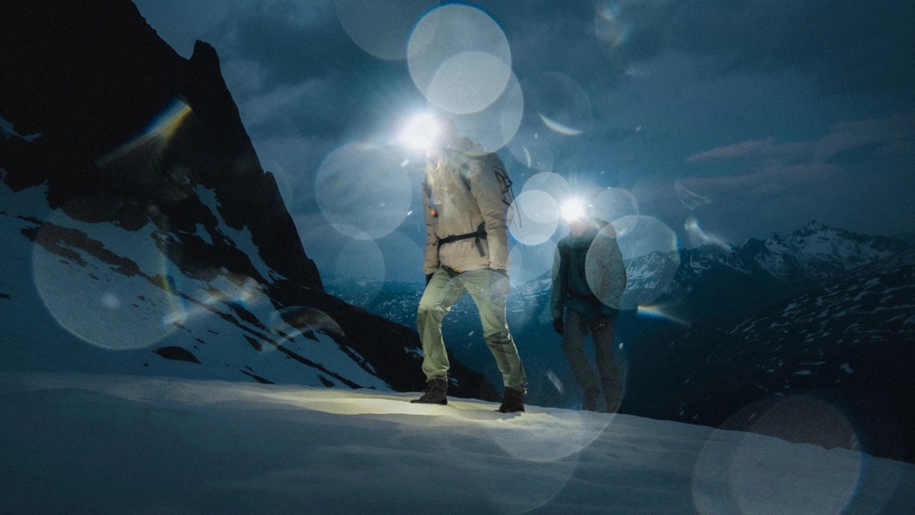 Tracker_Winter II_Obsidian_09.jpg