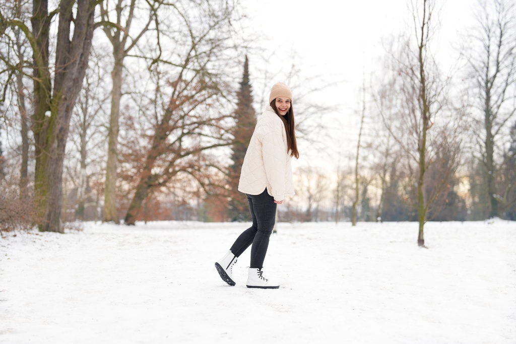 Chiri bílé life 4.jpg