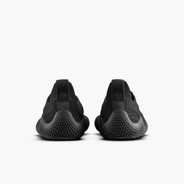 Motus Studio Sneaker_Obsidian_05.jpg