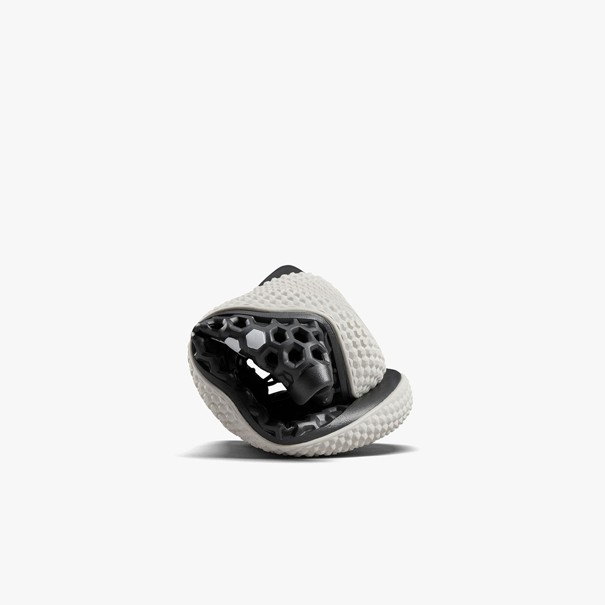 Ultra Black_08.jpg